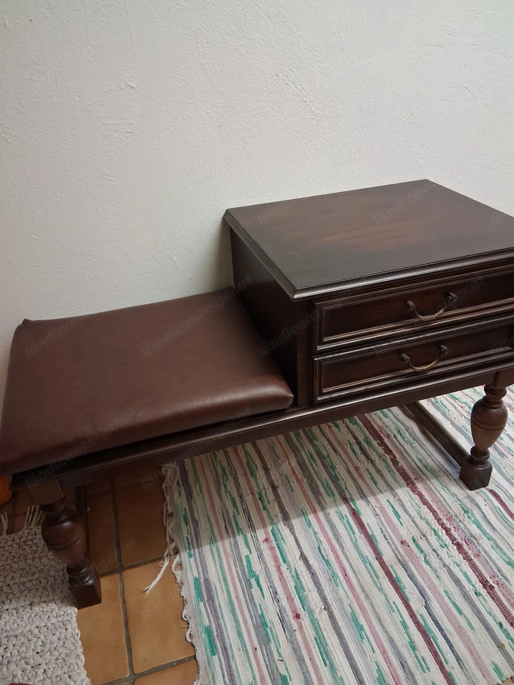 Schöne elegante Sitzbank rustikal 