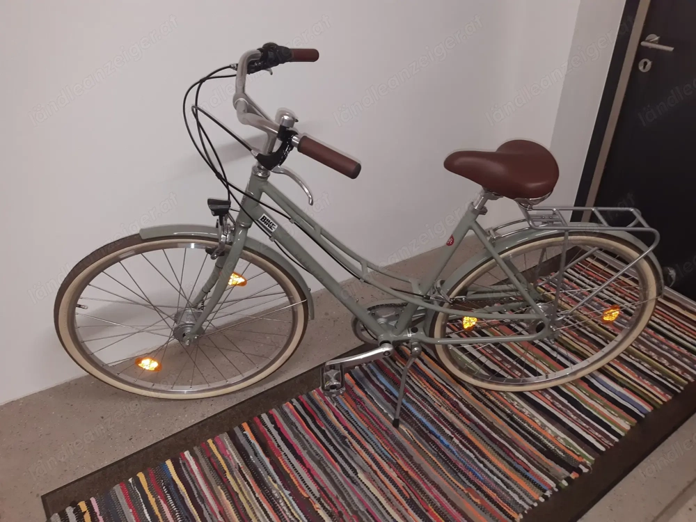 Verkaufe ein  Damenrad  Neu. 