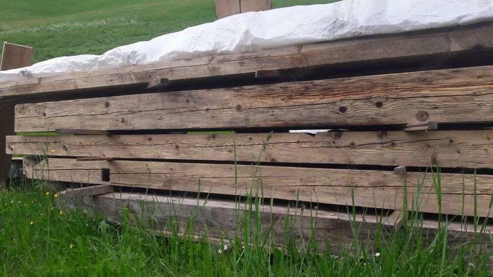 Allerlei Altholz zu verkaufen