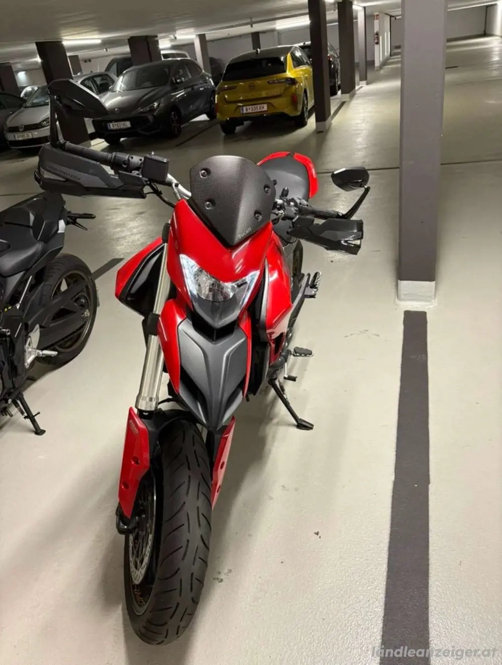 Ducati Hypermotard 821