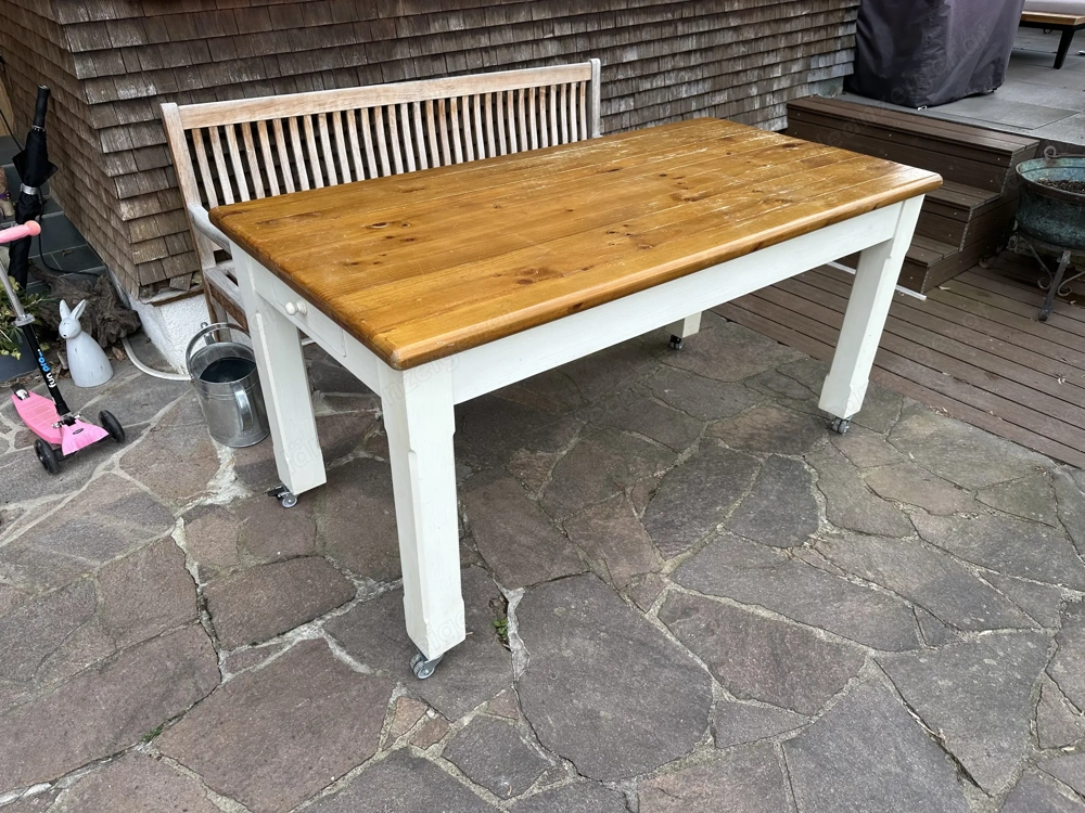 Massiver Holztisch mit Lade   ideal für Küche, Terrasse oder Werkstatt!