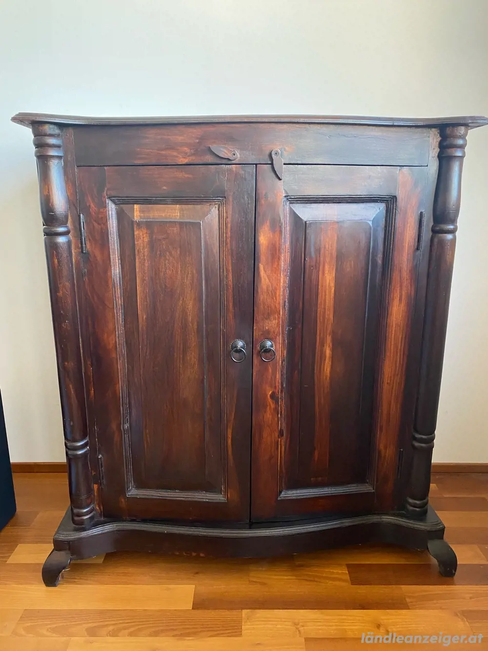 Kommode, Massivholzschrank