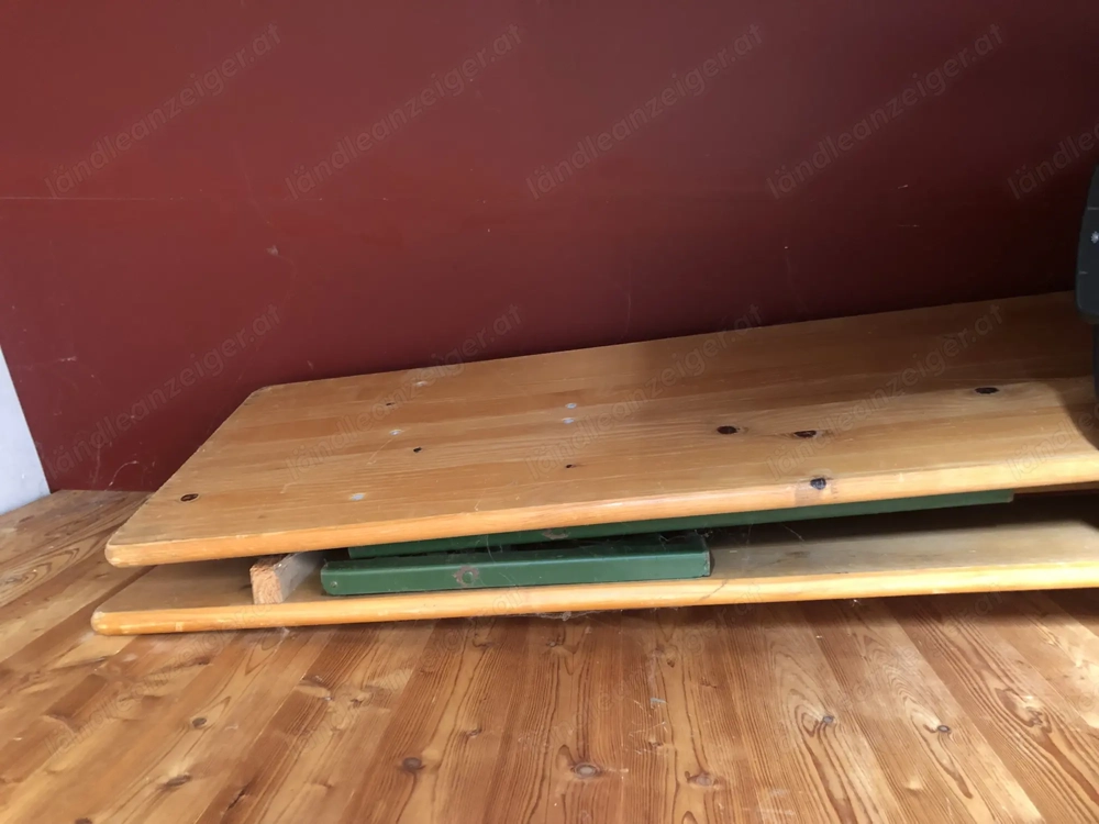 Biertisch mit 2 Bänken