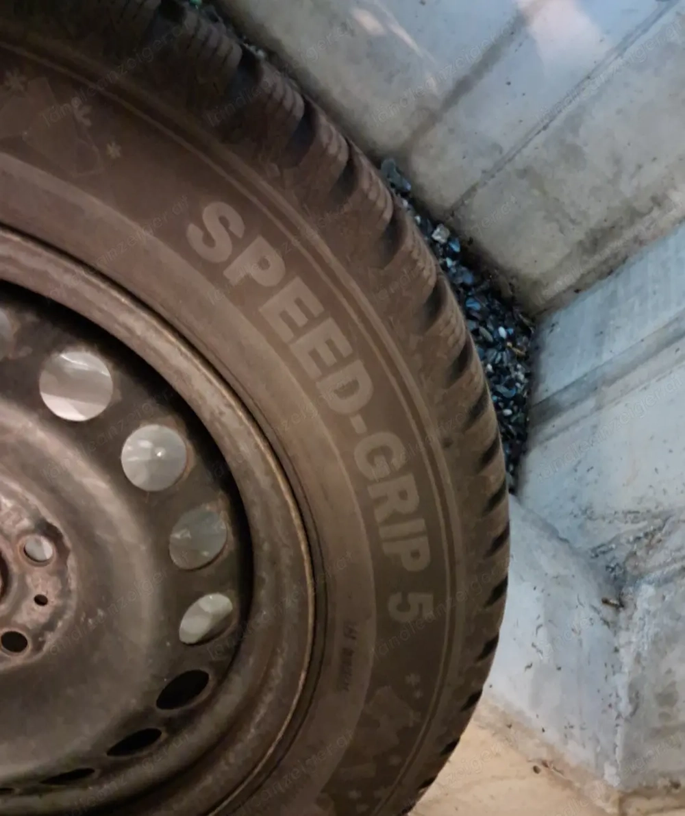 Winterreifen mit Felgen zu verkaufen