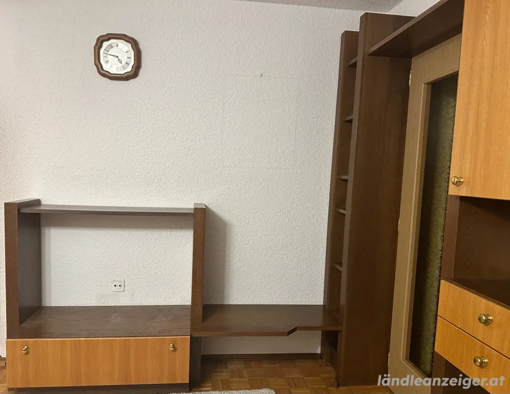 Vitrine   Lowboard   Bücherregal zu verschenken