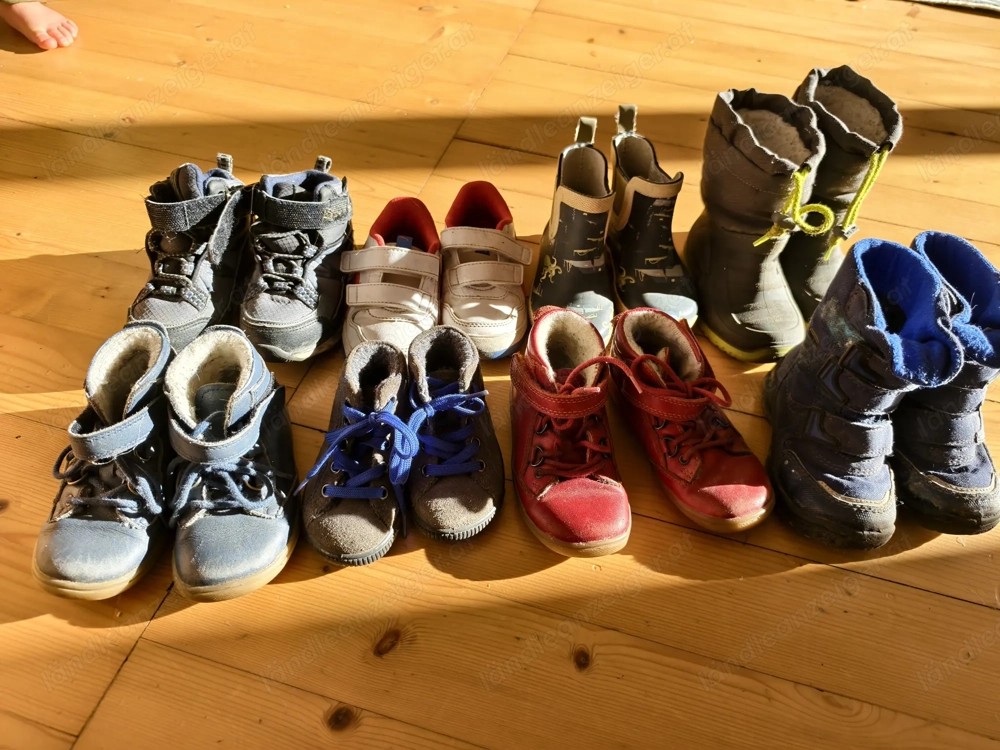 Kinderschuhe verschiedene Größen 
