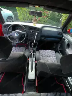 VW Golf Cabriolet in Rot