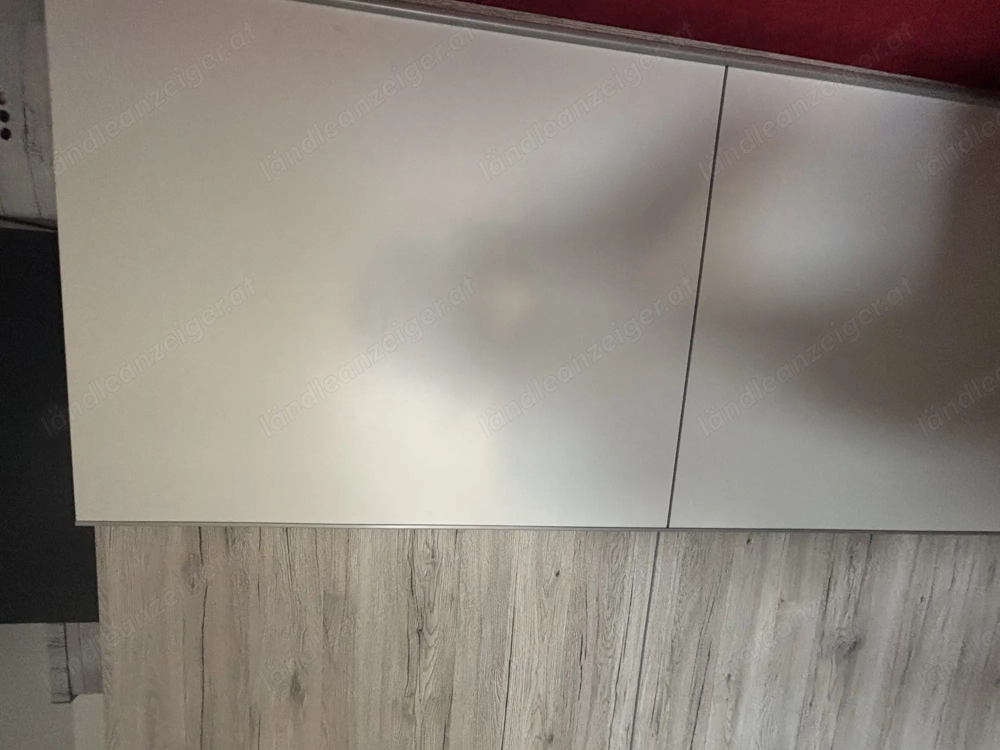 Klamotten schrank ( mit zwei kleiderstangen) und viel stauraum