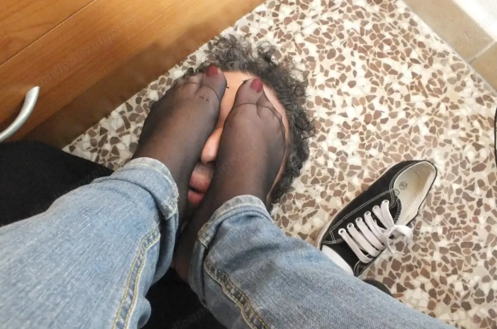 Welche Dame möchte eine Fußmassage ? 