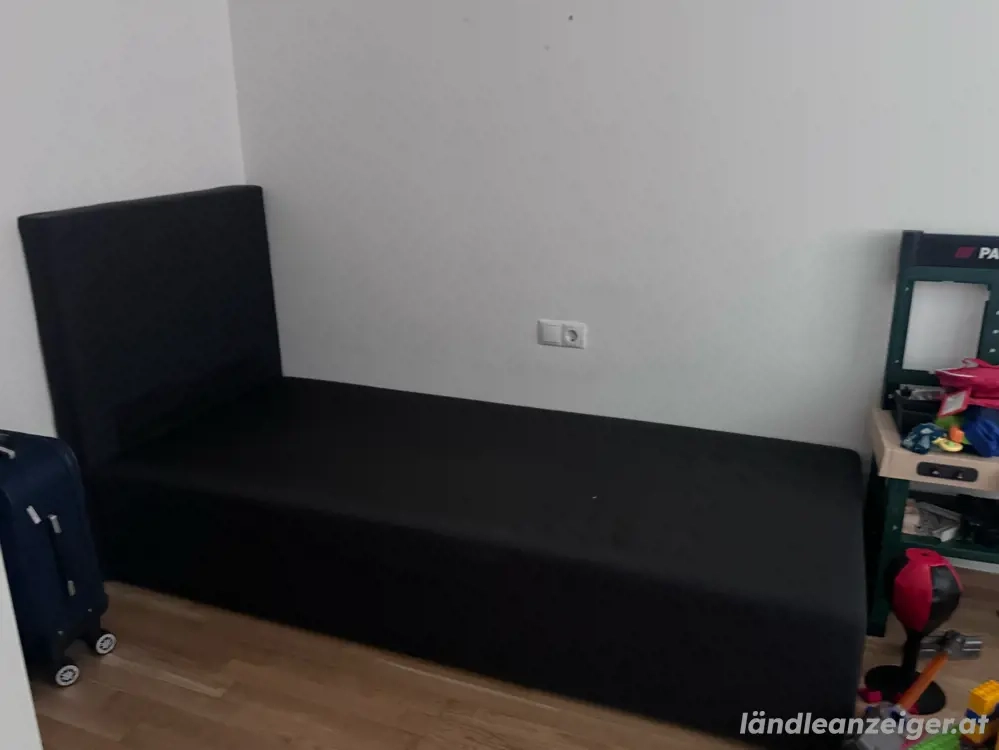 Bett ohne Matratze