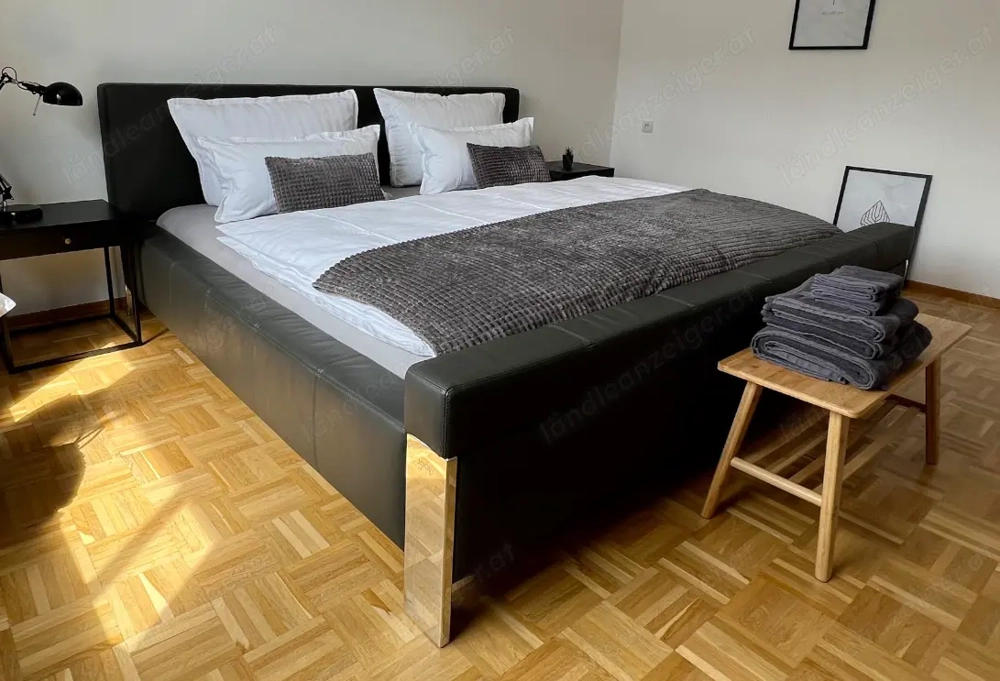 Joob Bett top Zustand Leder schwarz Tempur Lattenrost Matratze