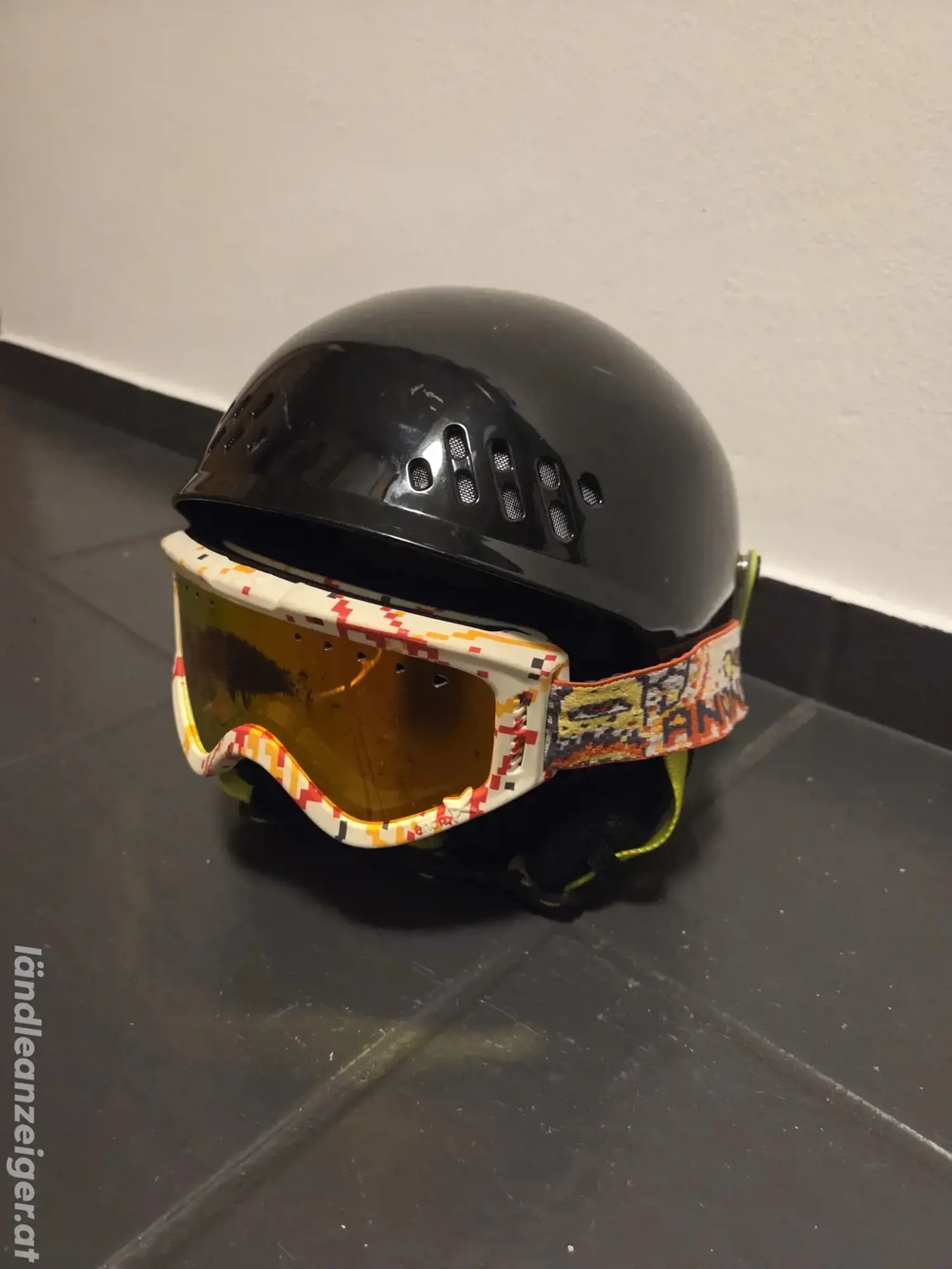 Skihelm K2 schwarz