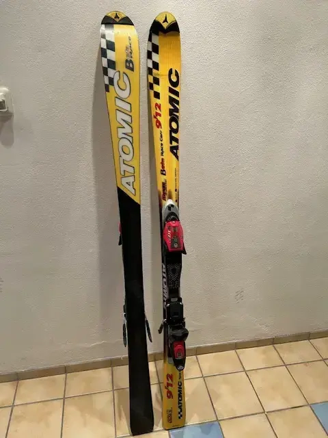 ATOMIC Beta Race Carver 9"12 Damenski