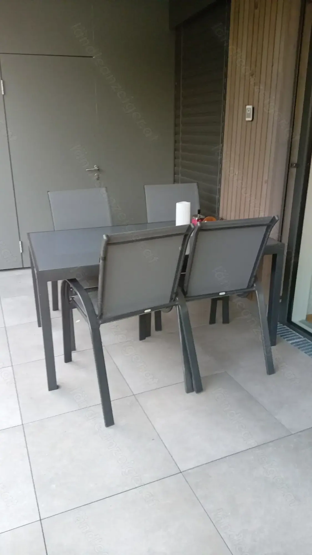 Garten - Garnitur     Glastisch mit 4 Stühlen