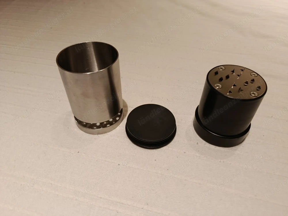 Parmesan Reibe-Mühle, Edelstahl-Hartplastik