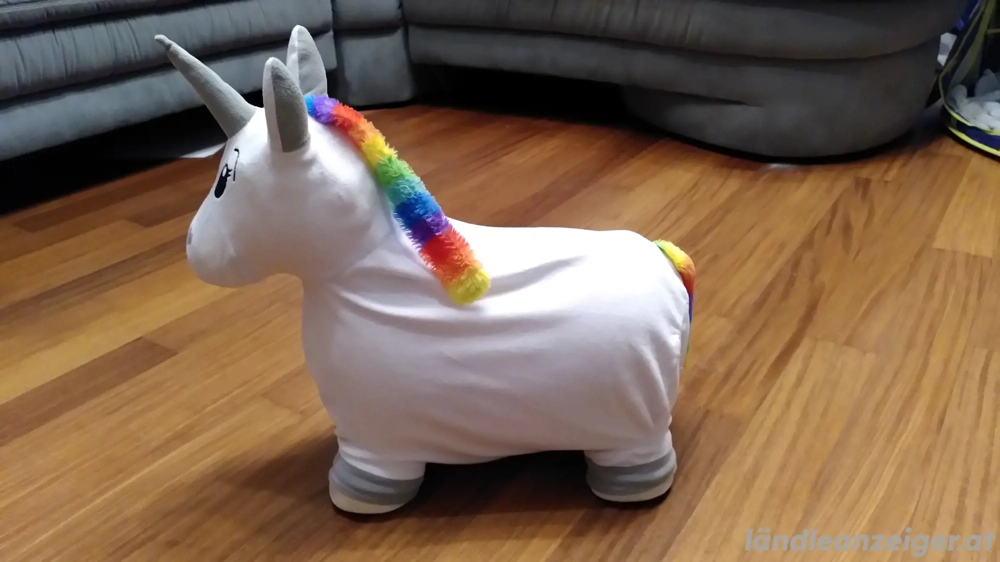 Hüpftier Einhorn   