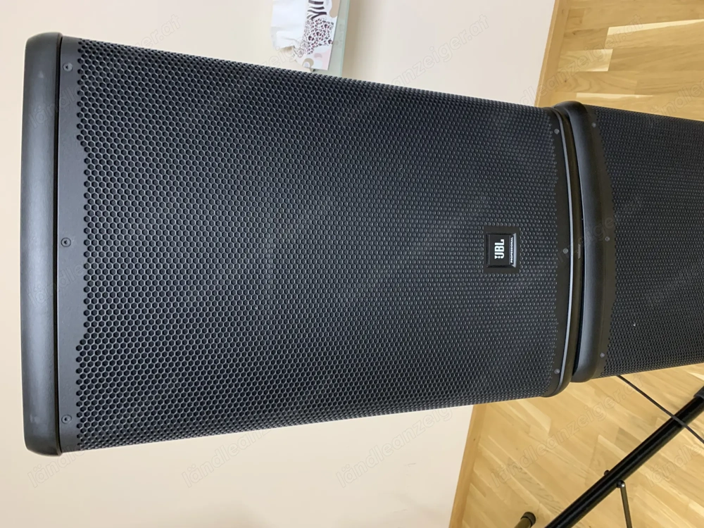 Aktiver Lautsprecher JBL EON715