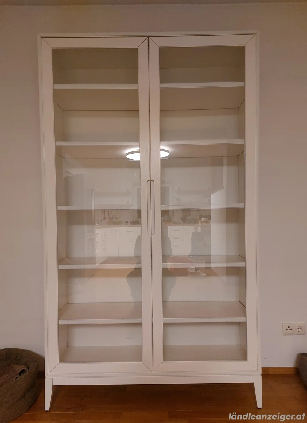  Ikea Vitrine