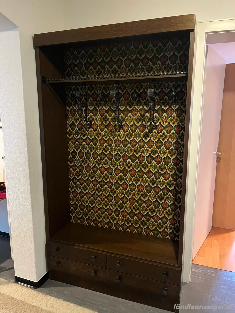 Garderobe mit Schubladen