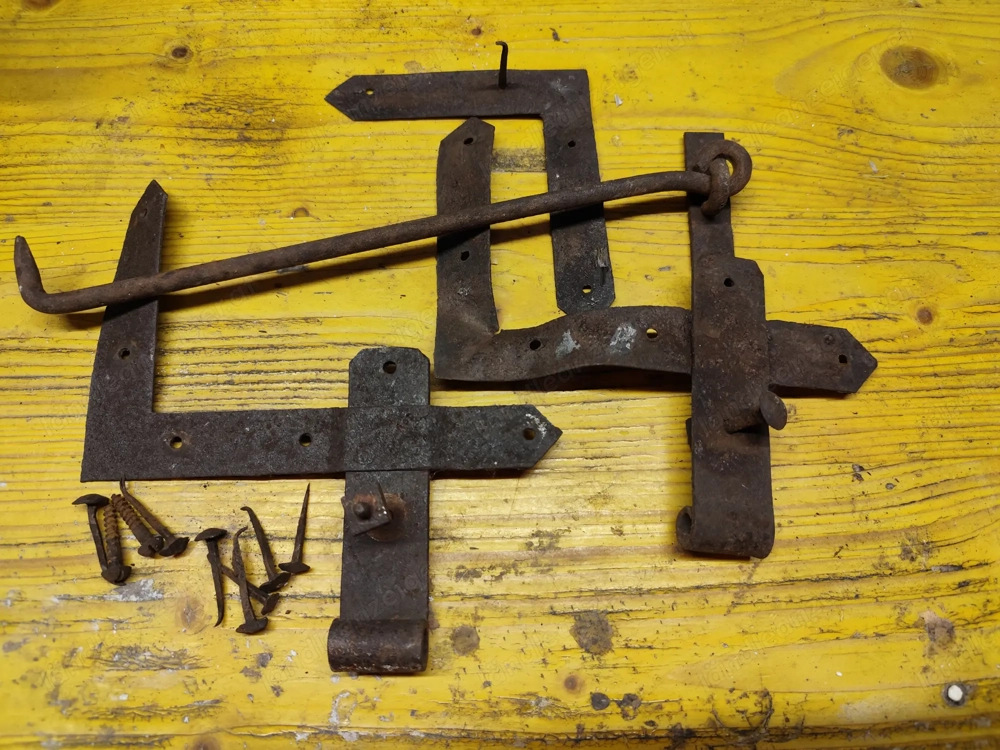 Antike, alt Fensterbeschläge, Ladenhalter mit Nägel, Schrauben