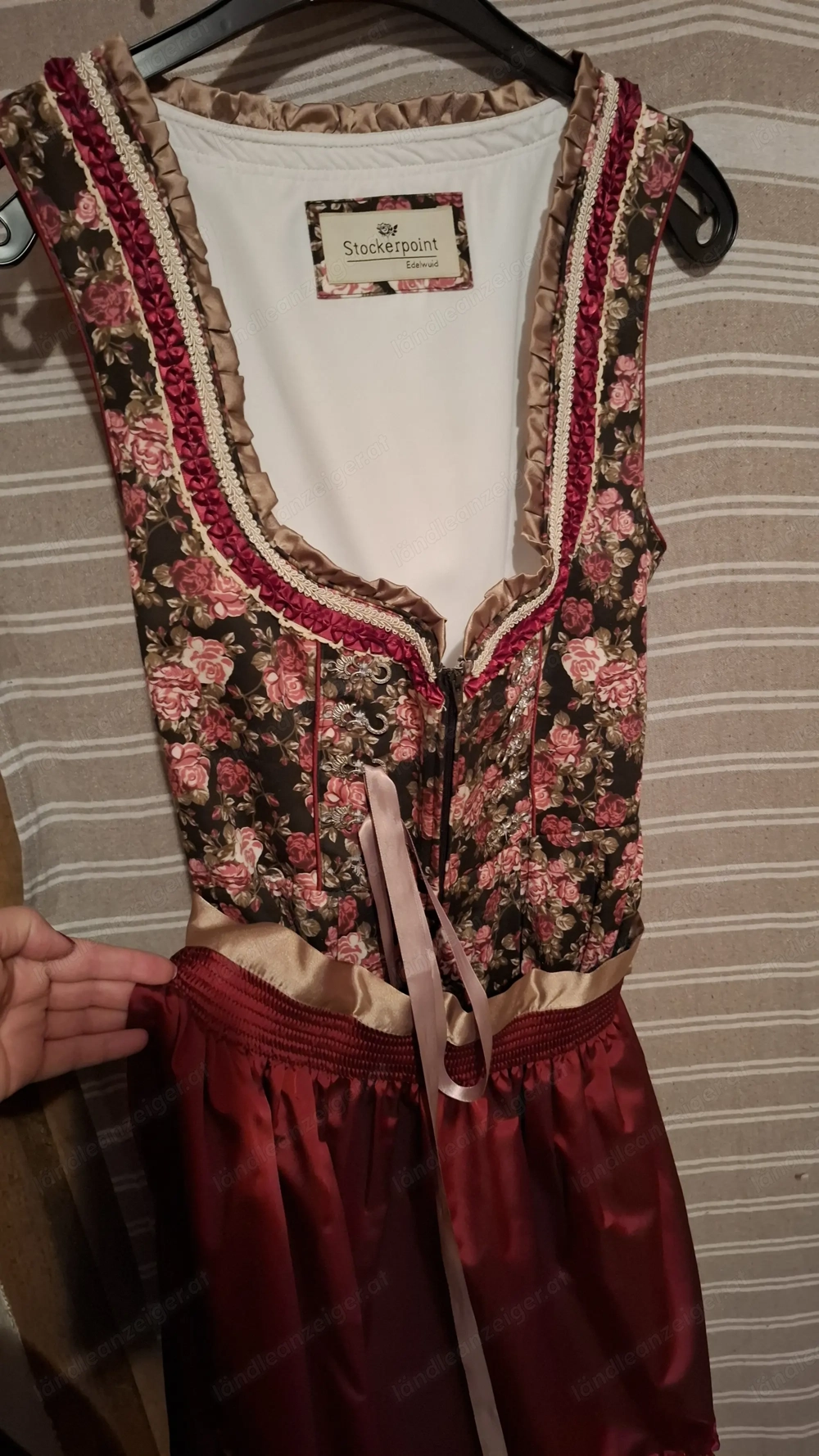 Dirndl günstig zu verkaufen 