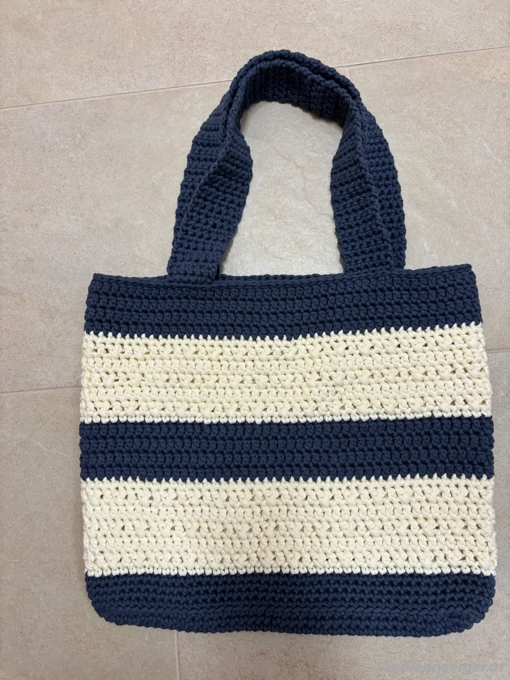 selbstgehäkelte Tasche zum umhängen