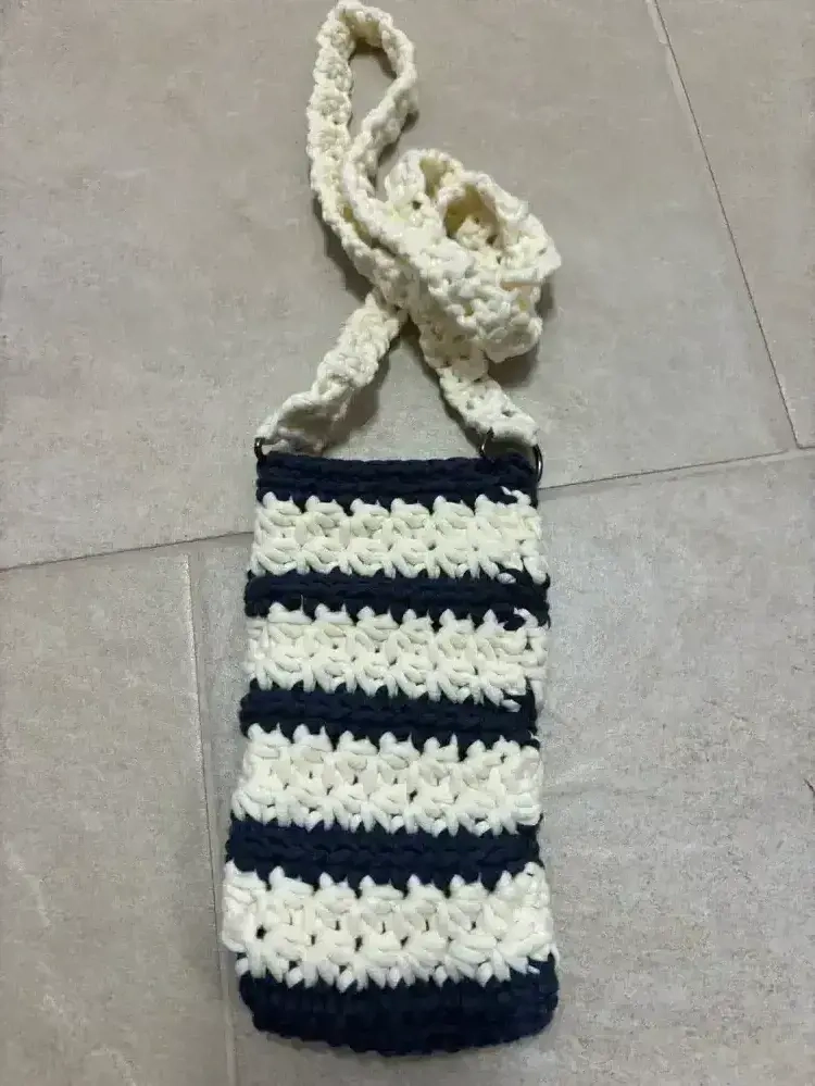 selbstgehäkelte Handytasche