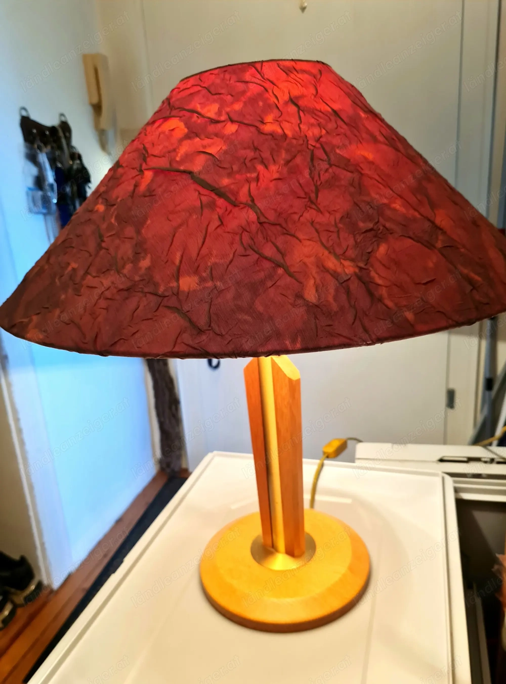 Tischlampe in Bucheholz