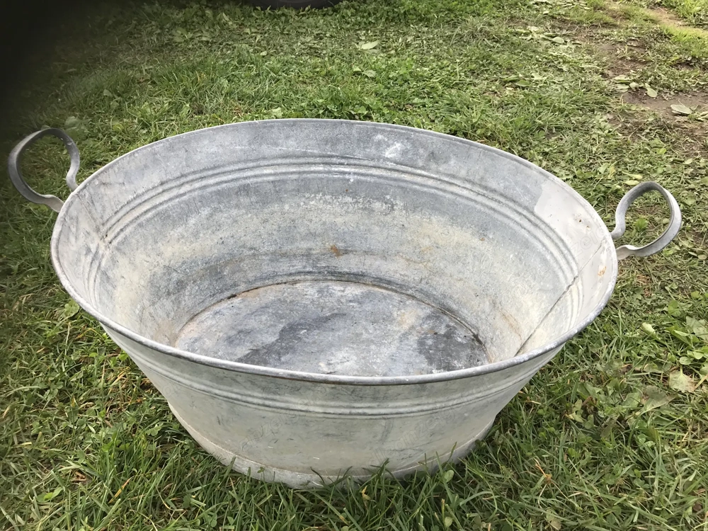 Alte Zinkwanne