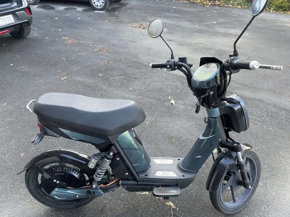 Elektro Scooter wie neu VHB