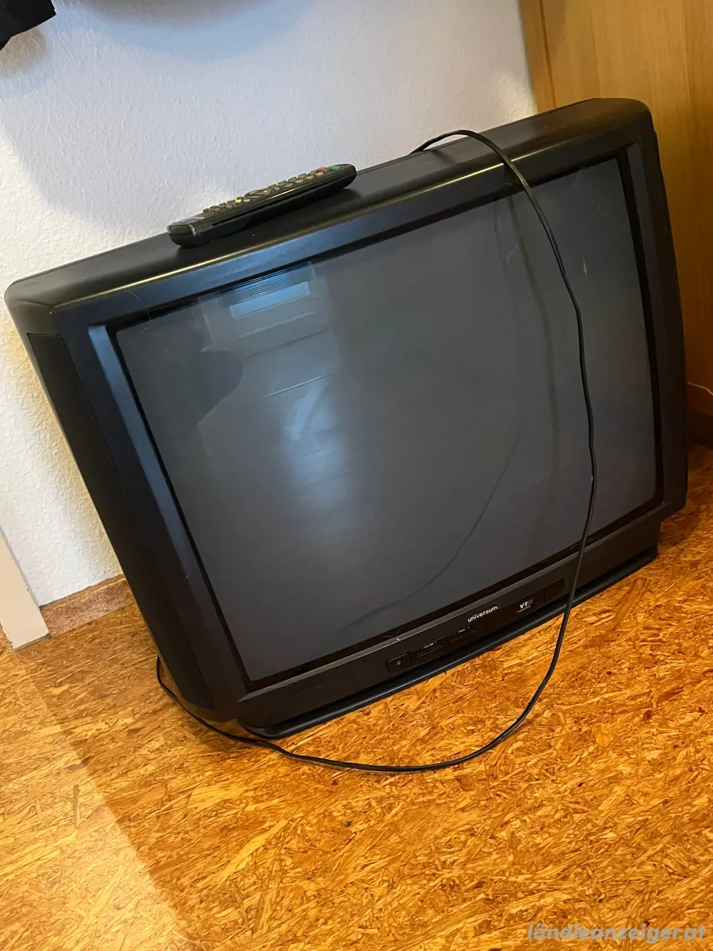 Zu verschenken: Universum Röhrenfernseher