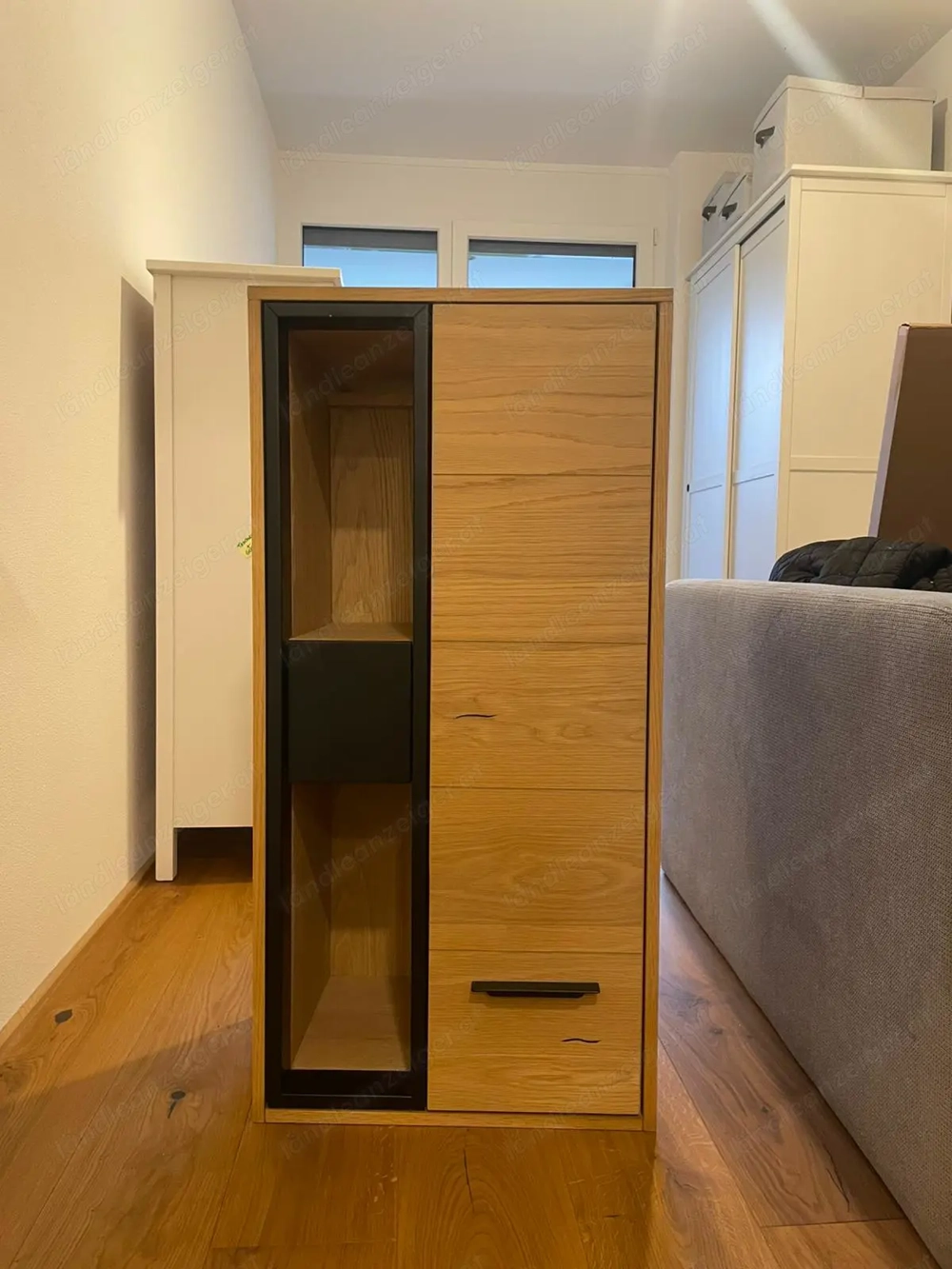 Moderner Hängeschrank  Astana  in Eichenholz-Optik