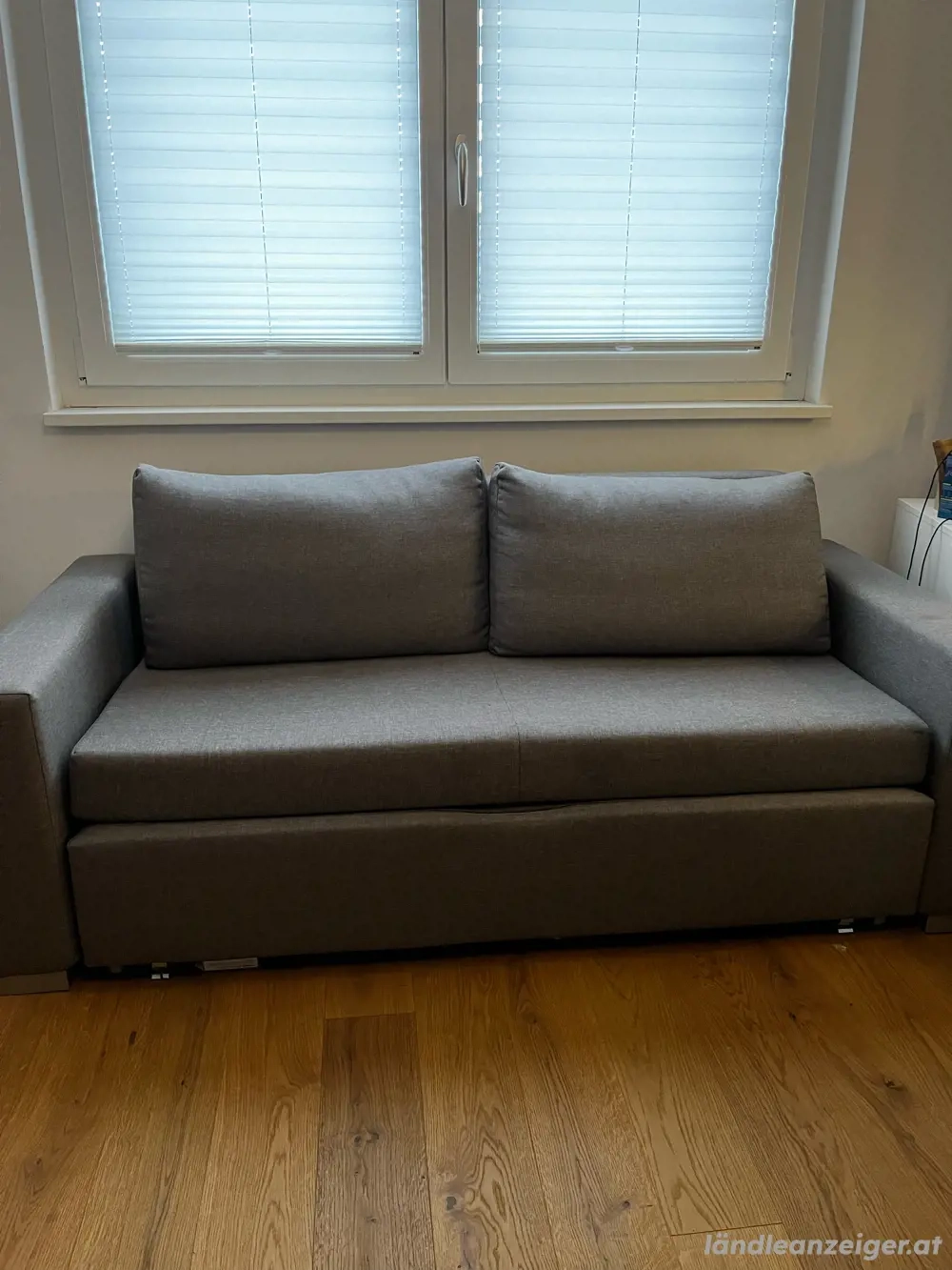 Graues Sofa