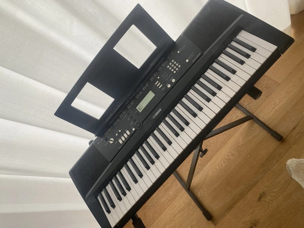 Keyboard YAMAHA EZ220