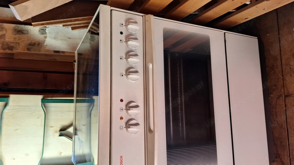 Küchenherd mit Backrohr