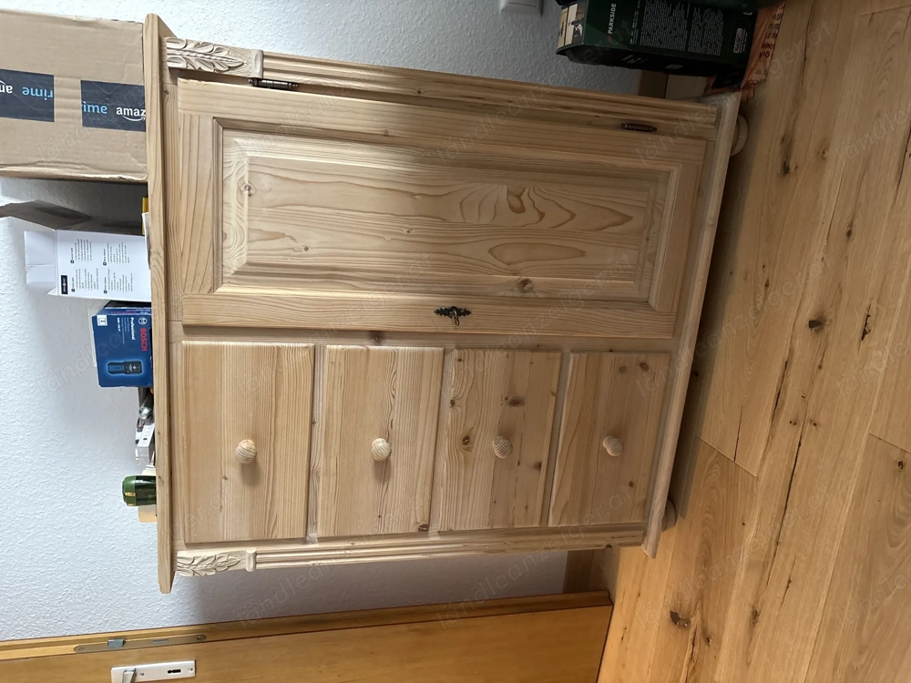 Verkaufe 3 Kommoden, teils Schubladen oder Türen 