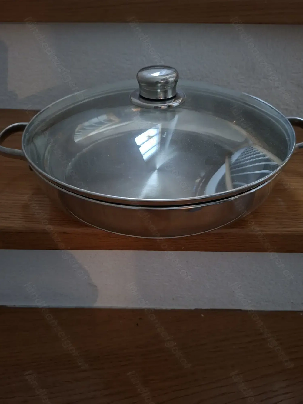 Bratpfanne aus Edelstahl mit Glasdeckel 