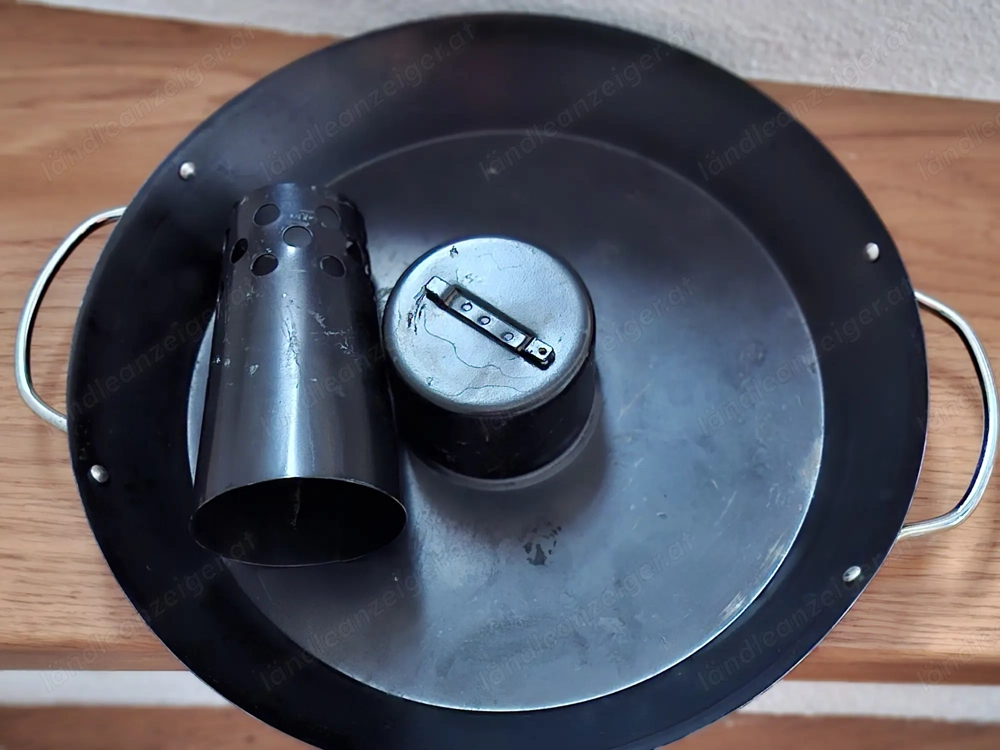 Hähnchengrill Wok and beer checken roaster