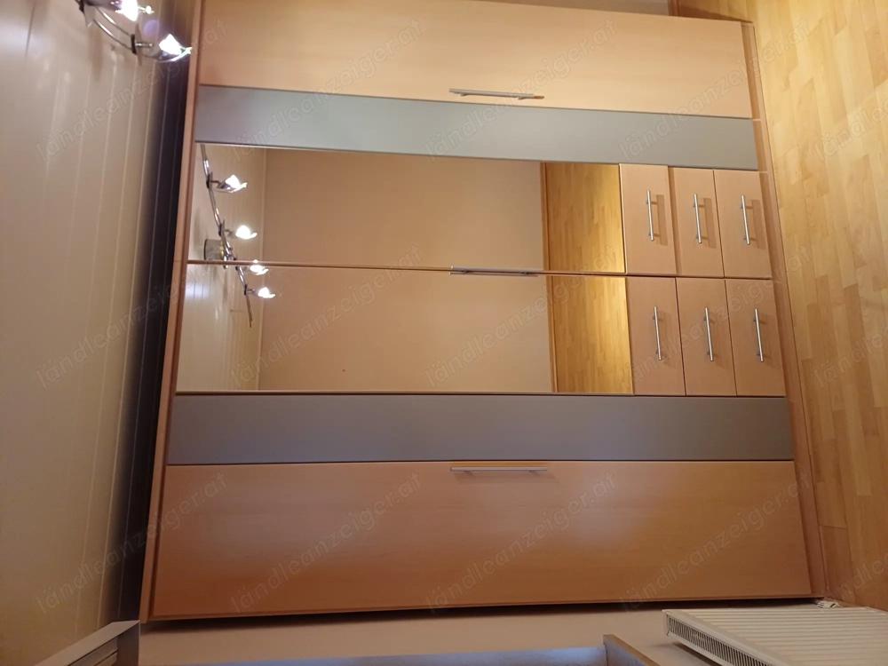 Kleiderkasten günstig abzugeben 