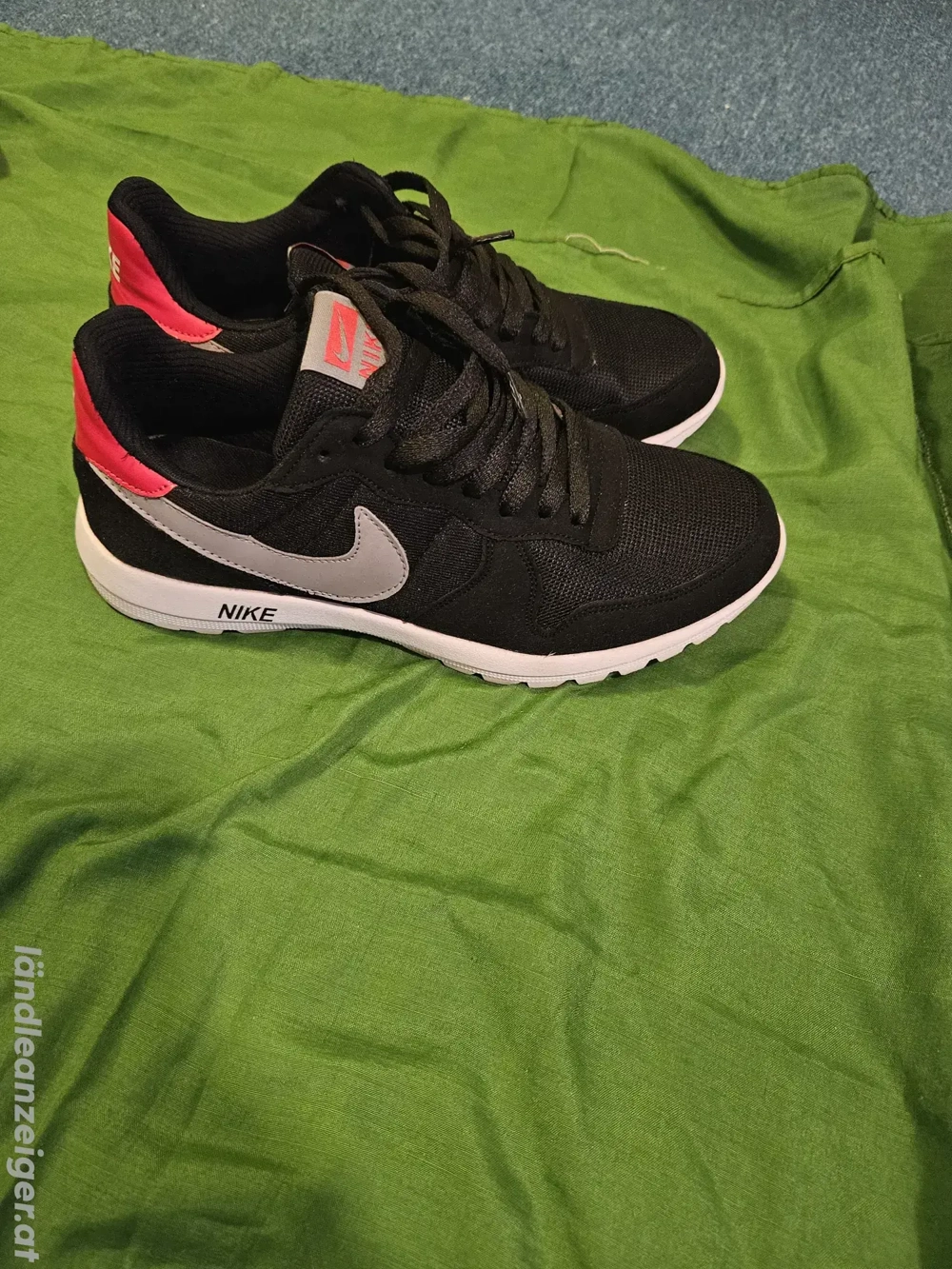 Schuhe Größe 41 je 10 