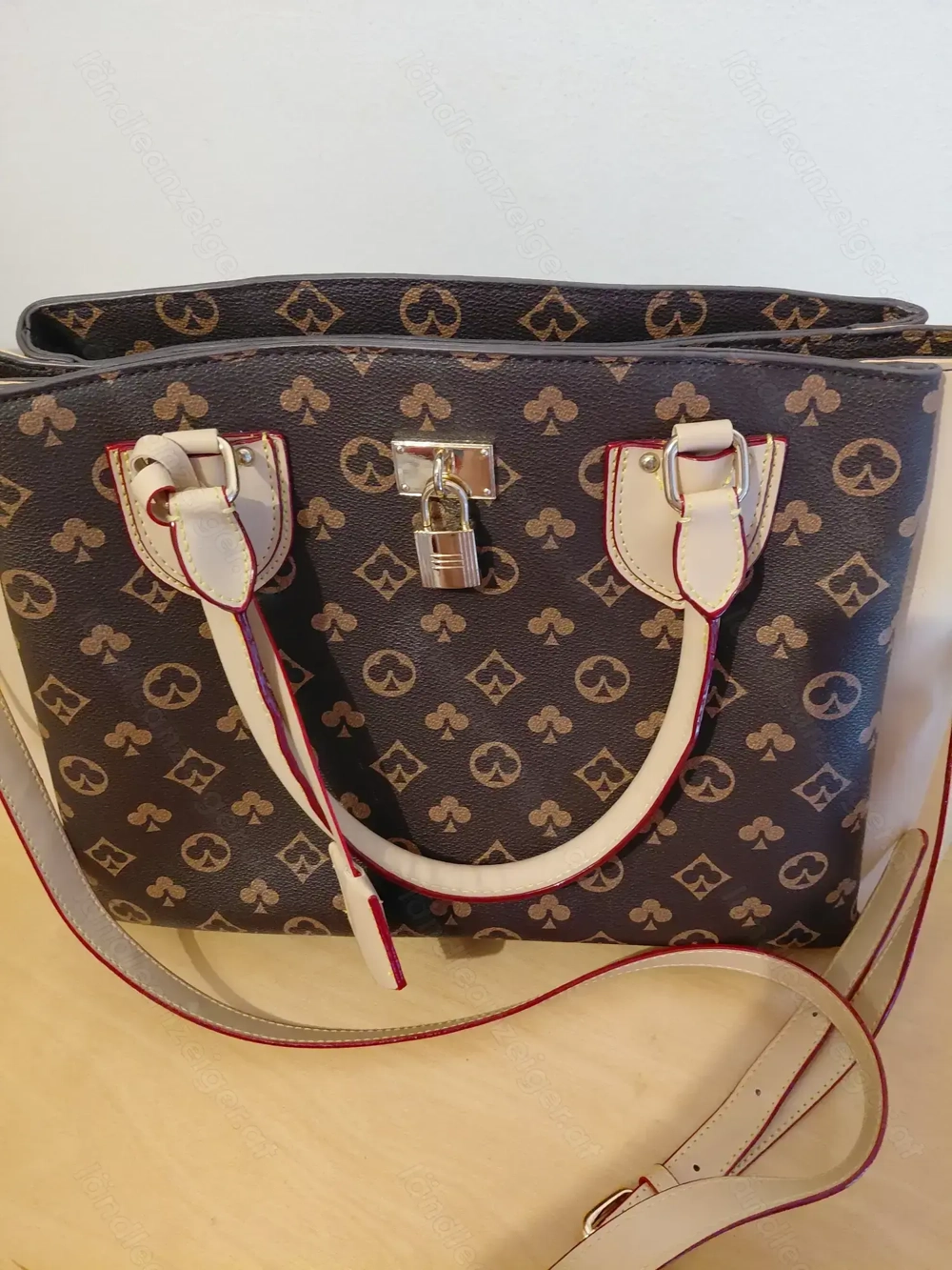 Damen Tasche neu 36B, 26H 15T