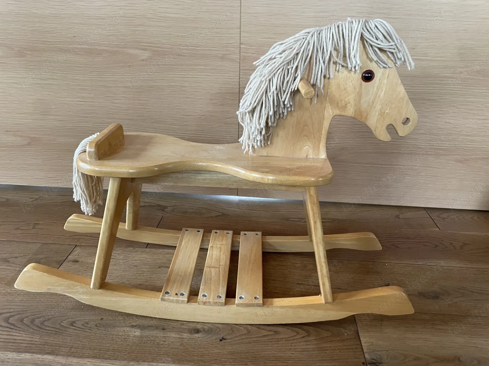 Schaukelpferd aus Vollholz