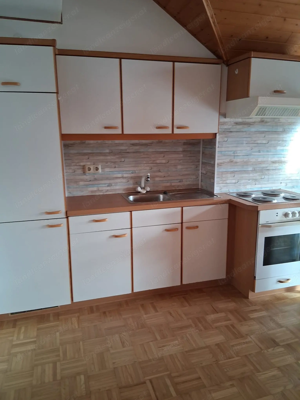 Vermiete heimelige doppelstöckige Wohnung in Gisingen