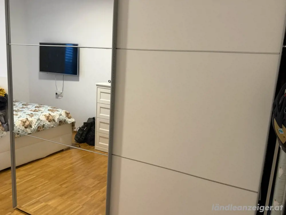 Schiebetürenschrank