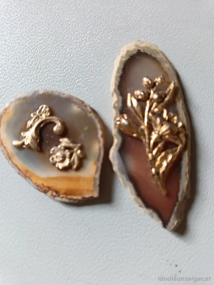 Achatsteine mit Messing Blumen 