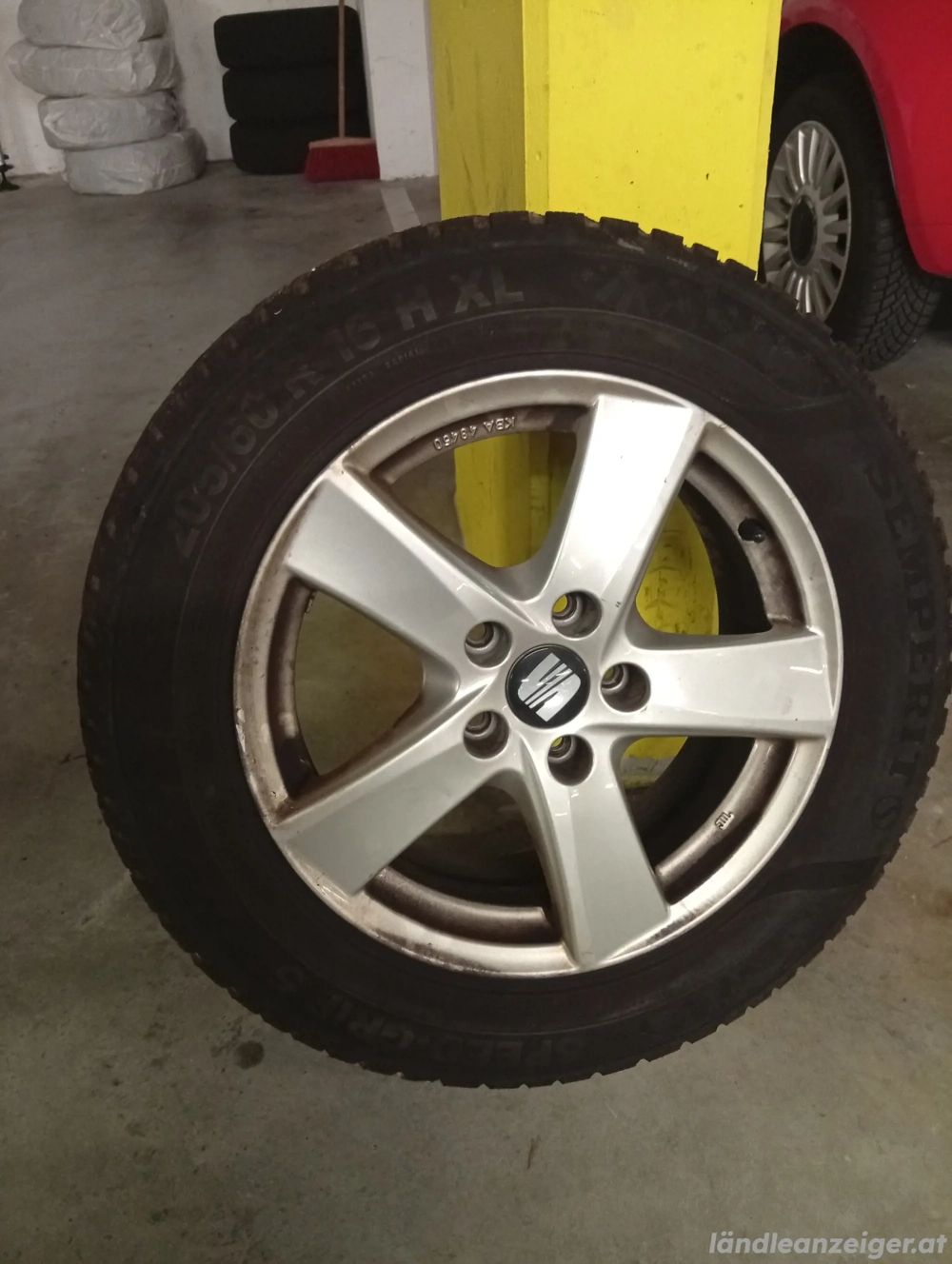 Winterreifen 205 60R16 Semperit