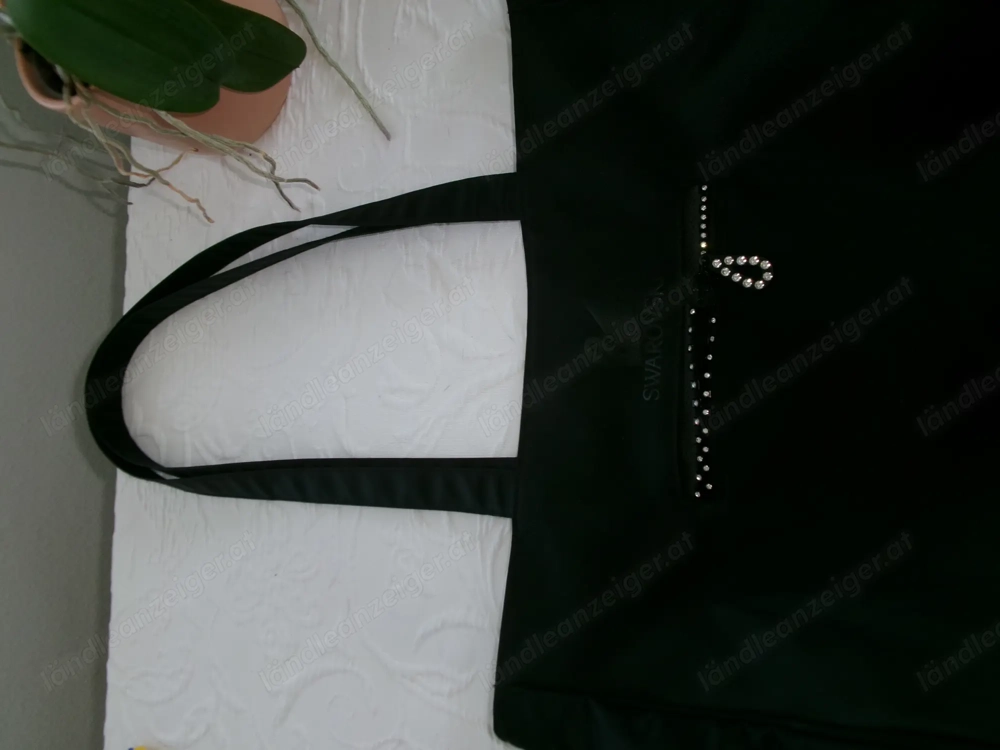 Swarovski Tasche schwarz