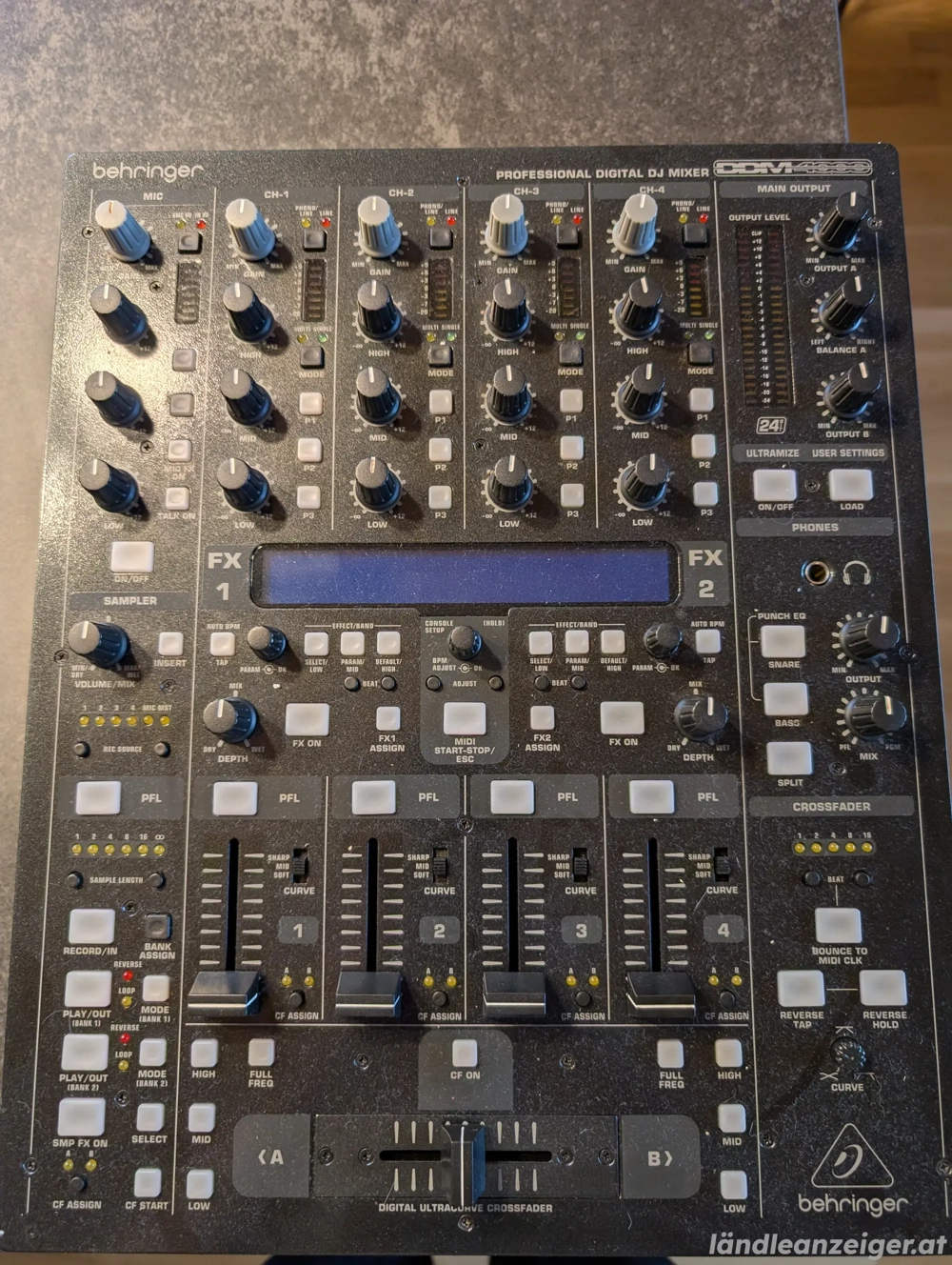 Behringer DDM4000