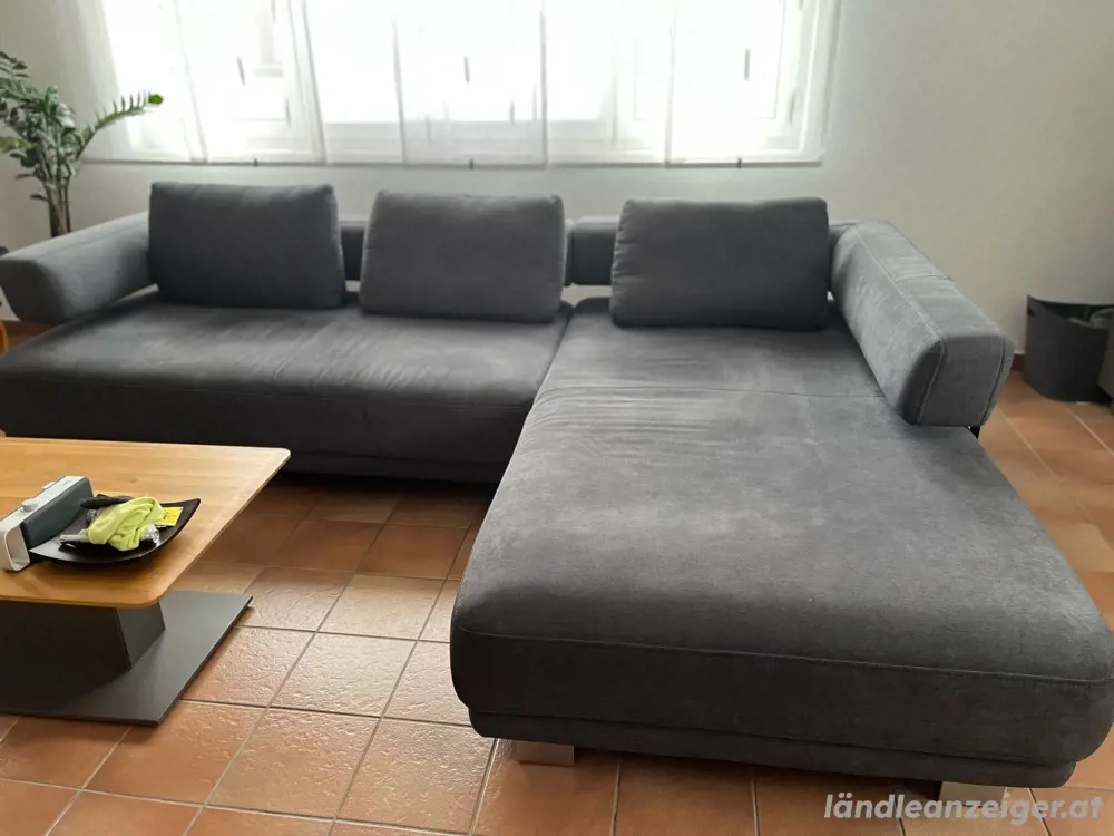 gut erhaltene Couch