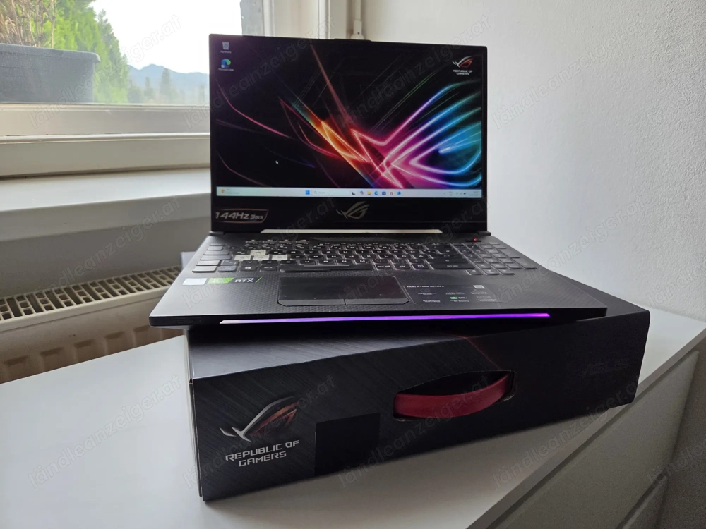 Asus ROG Strix Scar II Gaming Laptop